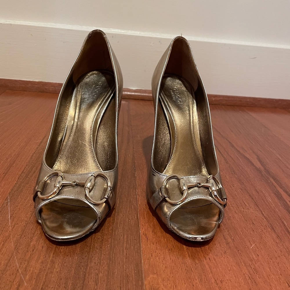 Gucci gold heels